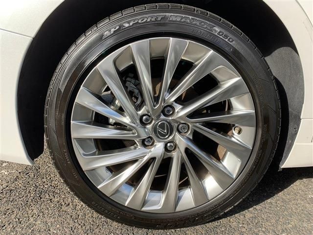 Lexus ES 2019-07 196318-12