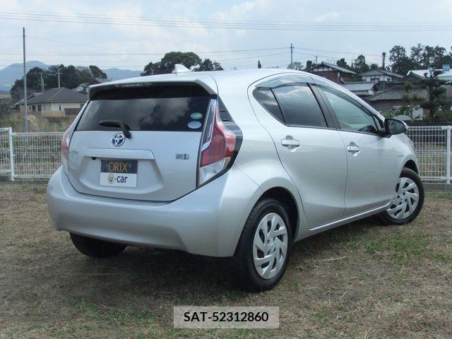 Toyota AQUA 2017-03 314280-2