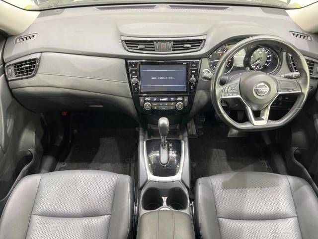 Nissan X-TRAIL 2018-08 10043-1