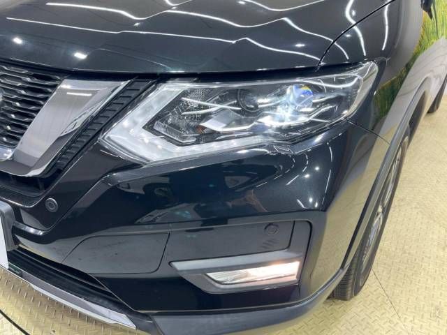 Nissan X-TRAIL 2018-08 10043-12