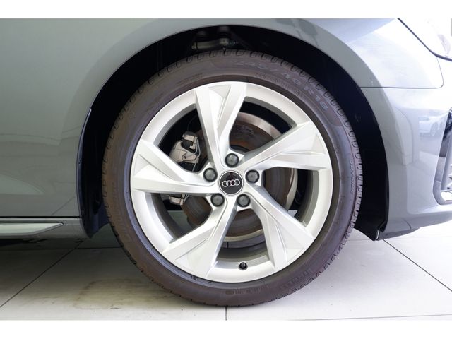 Audi A4 2023-02 9071-9