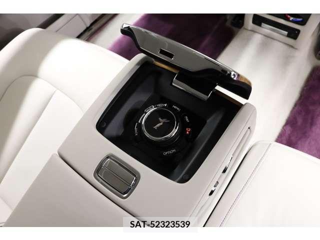 ROLLS-ROYCE Spectre 2021-12 230514-16