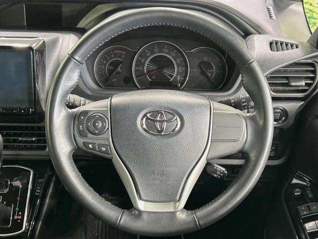 Toyota NOAH 2018-05 194125-11