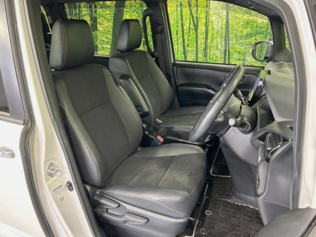 Toyota NOAH 2018-05 194125-7