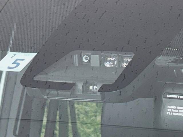 Toyota NOAH 2018-05 194125-3