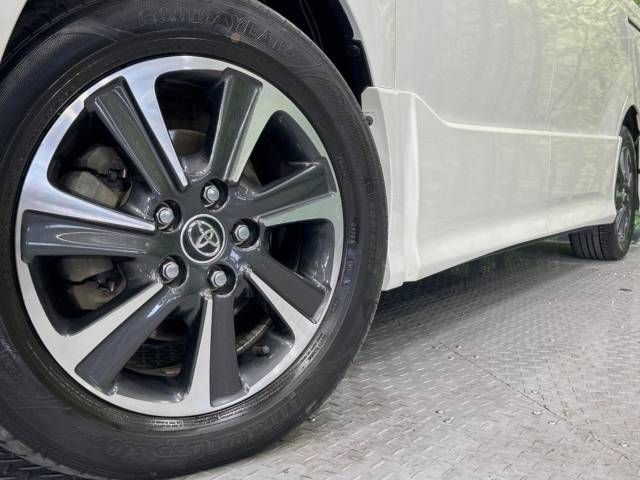 Toyota NOAH 2018-05 194125-13