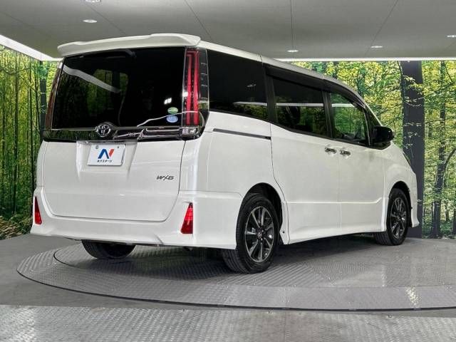 Toyota NOAH 2018-05 194125-17