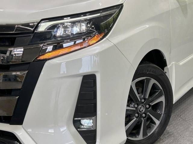 Toyota NOAH 2018-05 194125-12