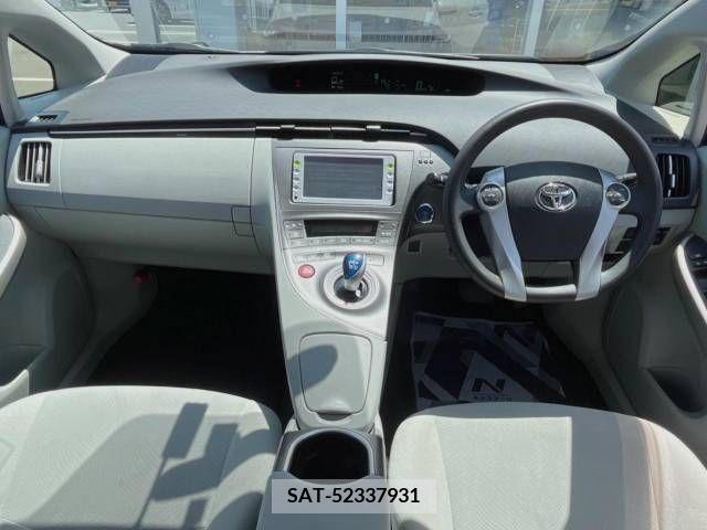 Toyota PRIUS 2012-04 321980-1
