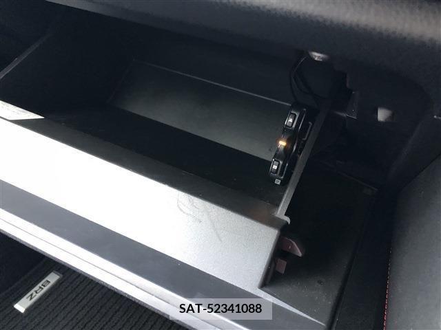Subaru BRZ 2013-03 210578-10