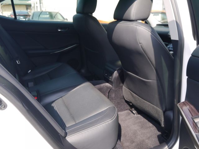 Lexus IS 2013-11 1244-3