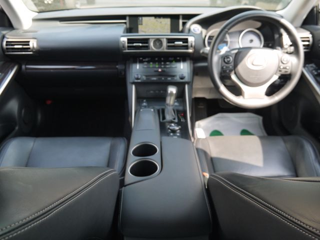 Lexus IS 2013-11 1244-11