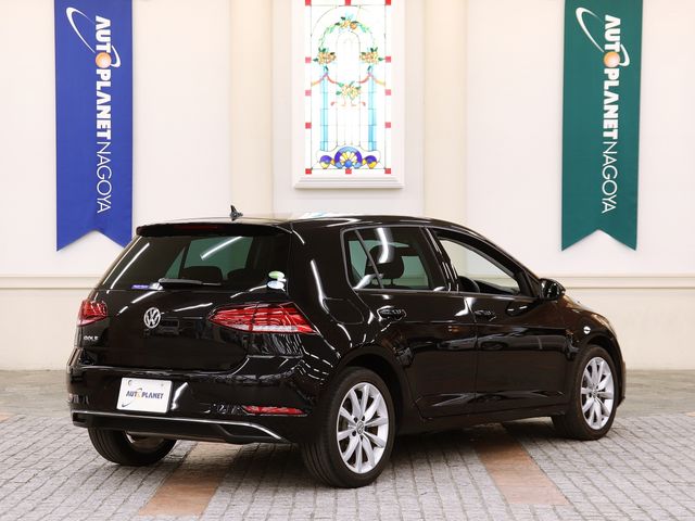 VolksWagen GOLF 2018-10 5864-2