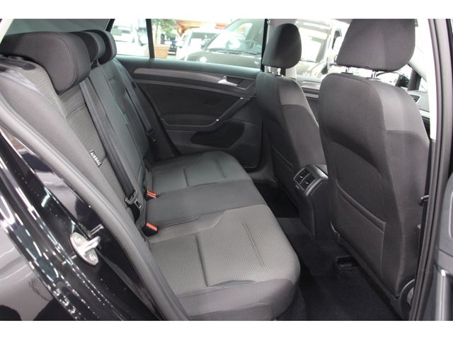 VolksWagen GOLF 2018-10 5864-21