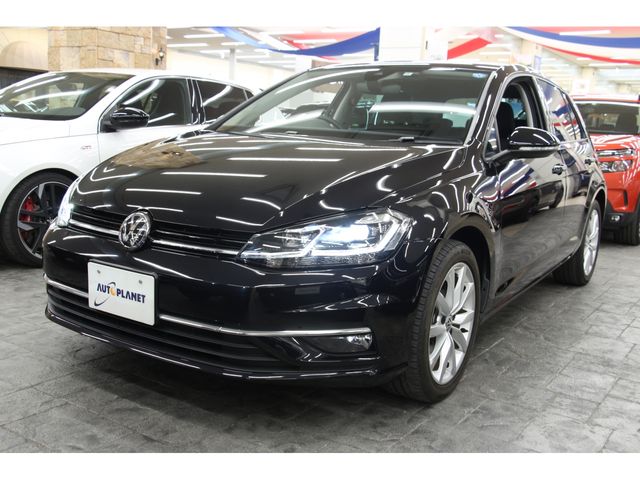 VolksWagen GOLF 2018-10 5864-25