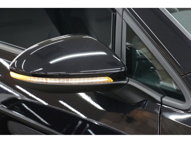 VolksWagen GOLF 2018-10 5864-23