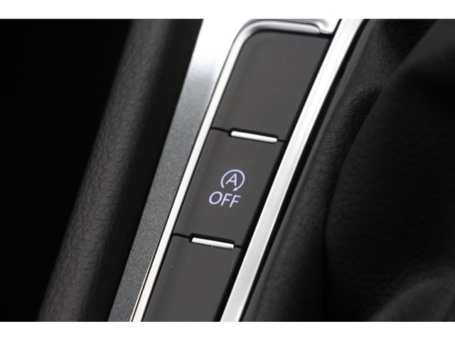 VolksWagen GOLF 2018-10 5864-12