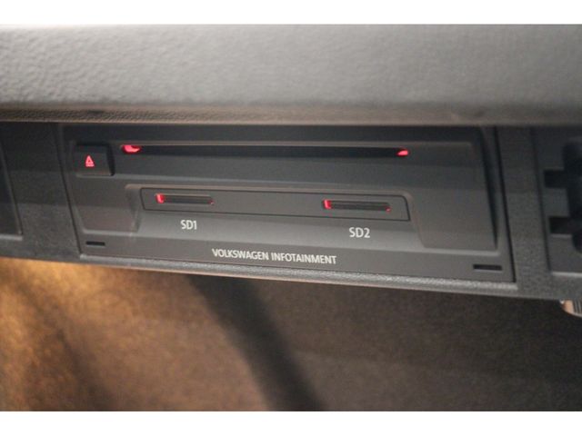 VolksWagen GOLF 2018-10 5864-10