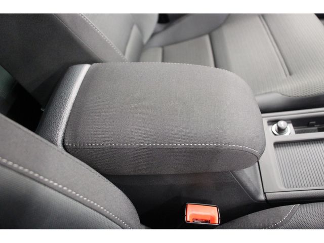 VolksWagen GOLF 2018-10 5864-14