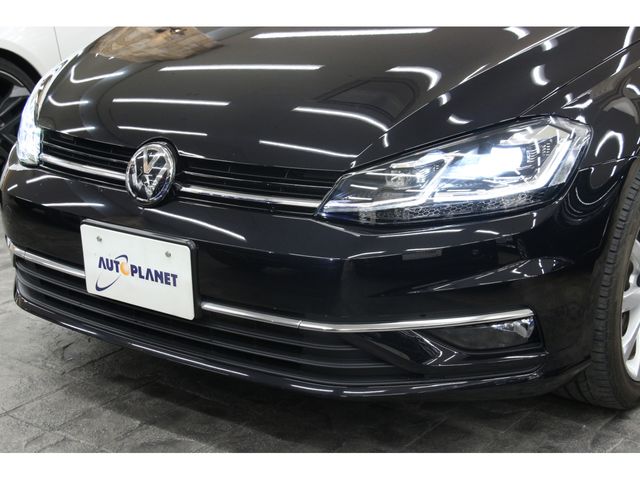 VolksWagen GOLF 2018-10 5864-24