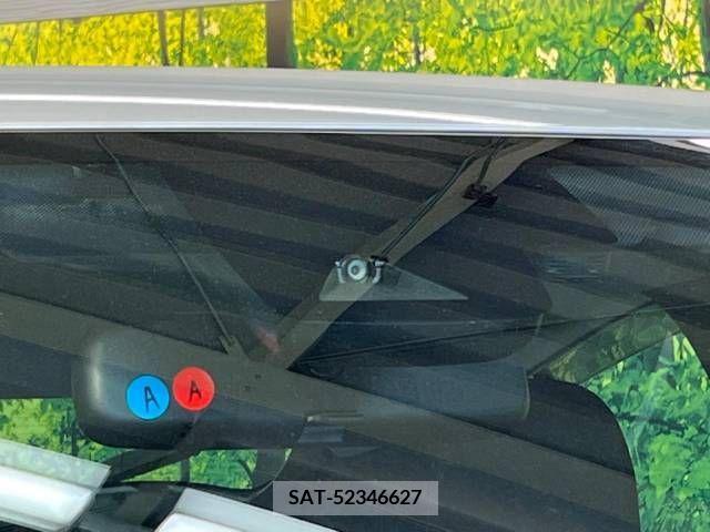 Toyota PRIUS 2019-04 281850-2