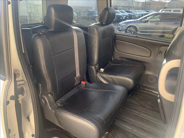 Nissan SERENA 2014-02 189206-7