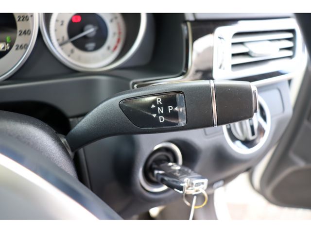 Mercedes Benz E-CLASS 2015-01 15479-6