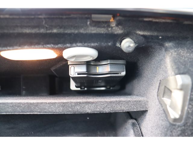 Mercedes Benz E-CLASS 2015-01 15479-11