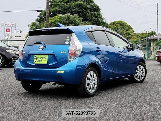 Toyota AQUA 2014-01 292230-1