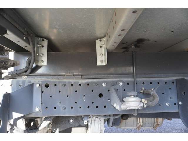Isuzu ELF TRUCK 2018-01 29033-10