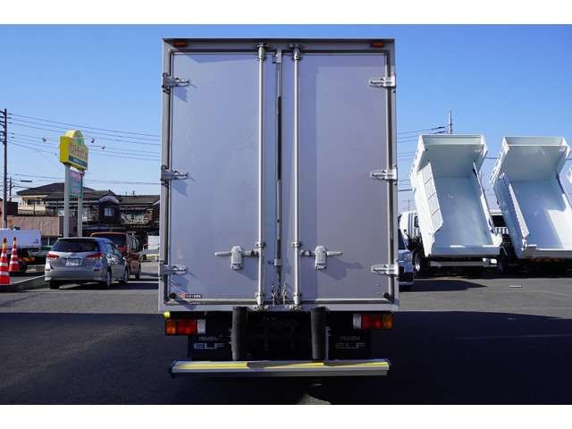 Isuzu ELF TRUCK 2018-01 29033-3