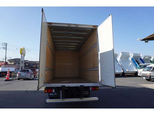 Isuzu ELF TRUCK 2018-01 29033-19