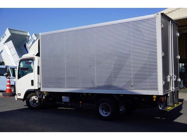 Isuzu ELF TRUCK 2018-01 29033-6