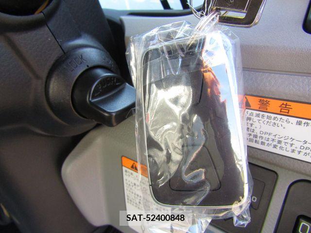 Mitsubishi CANTER 2023-07 379254-27