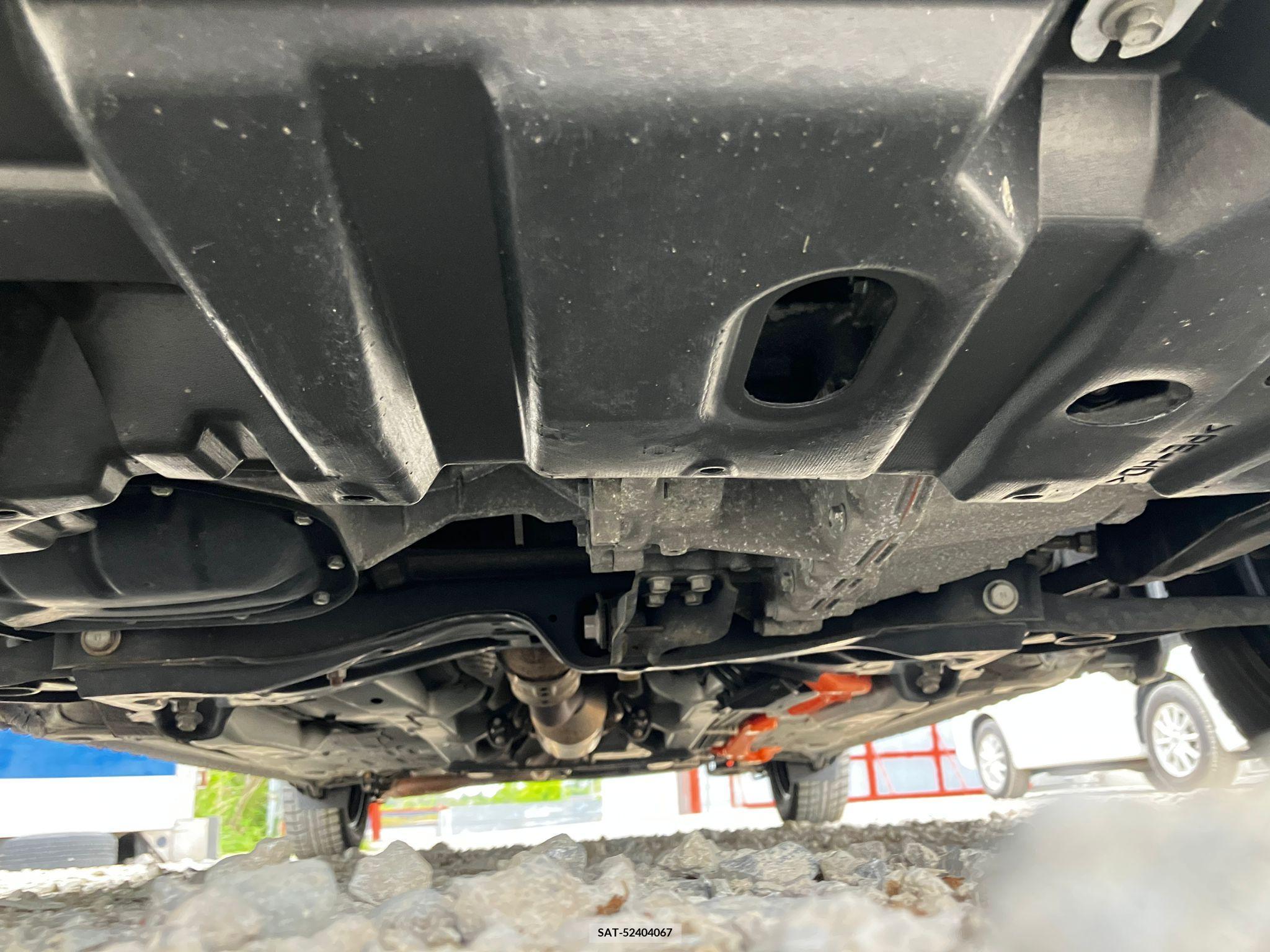 Toyota COROLLA AXIO 2017-02 258289-24