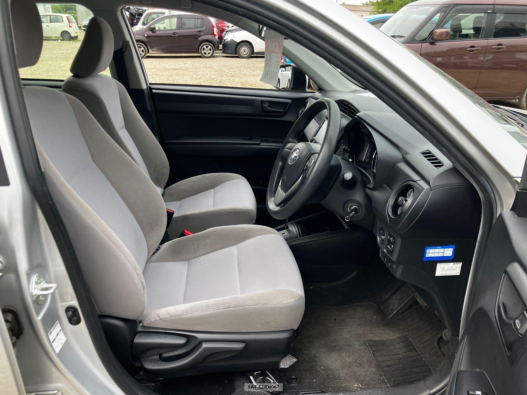 Toyota COROLLA AXIO 2017-02 258289-8