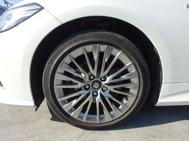 Toyota CROWN 2018-06 187053-10