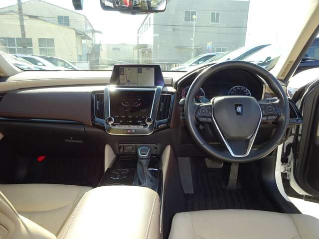 Toyota CROWN 2018-06 187053-3
