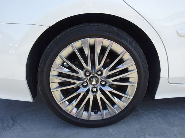 Toyota CROWN 2018-06 187053-12