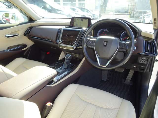 Toyota CROWN 2018-06 187053-1