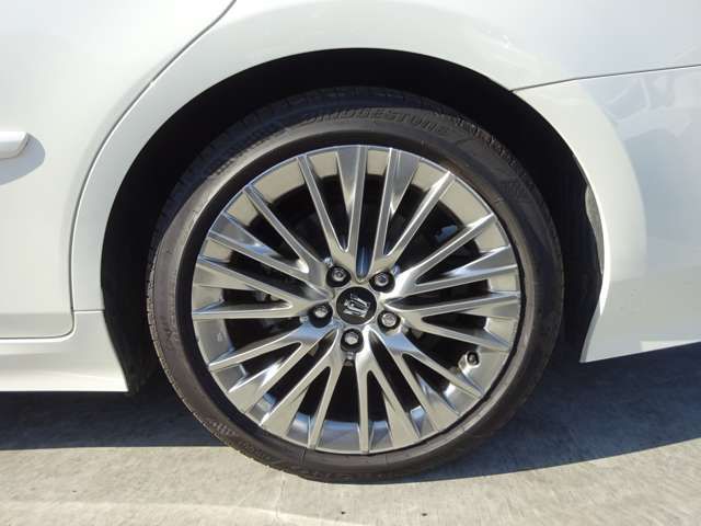 Toyota CROWN 2018-06 187053-11
