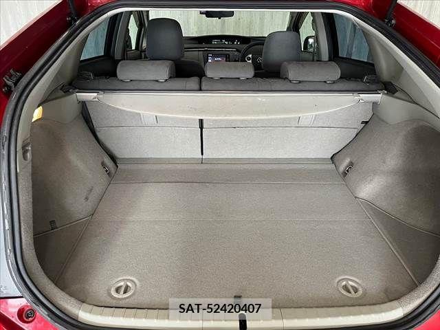Toyota PRIUS 2011-08 282162-17