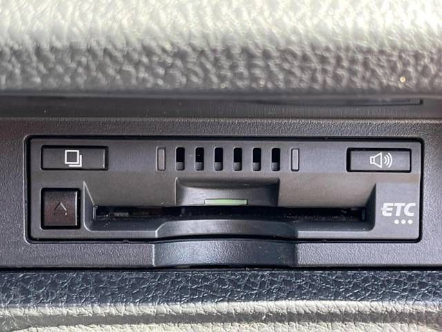 Toyota VOXY 2018-12 13818-7