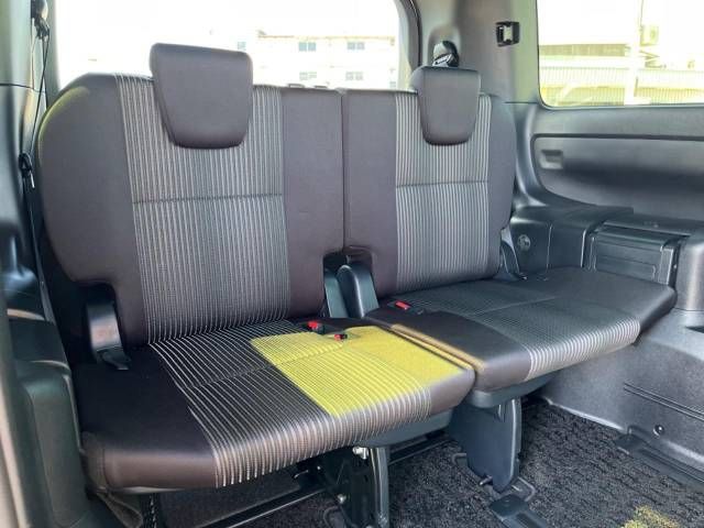Toyota VOXY 2018-12 13818-10