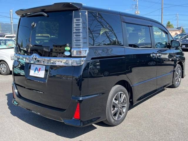 Toyota VOXY 2018-12 13818-18