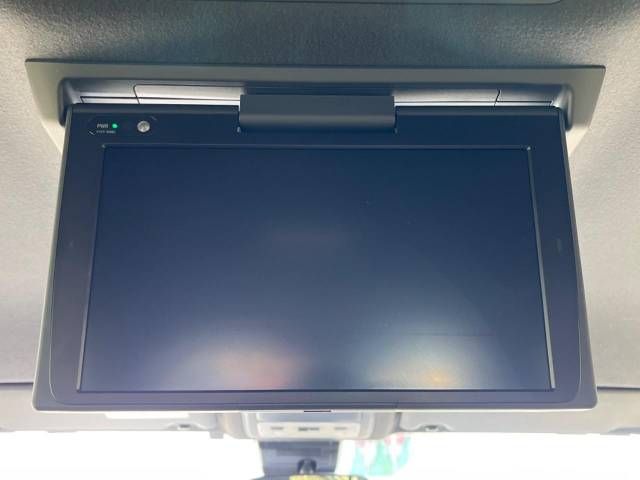 Toyota VOXY 2018-12 13818-6