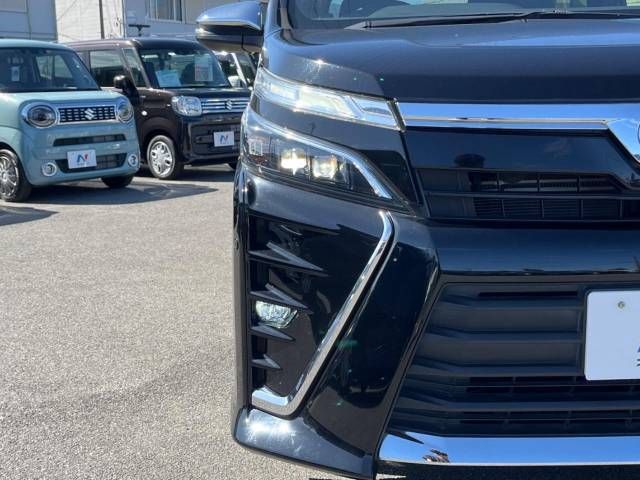 Toyota VOXY 2018-12 13818-13