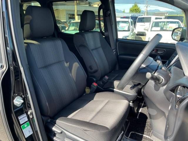 Toyota VOXY 2018-12 13818-8