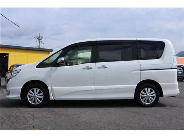 Nissan SERENA 2014-01 22026-26