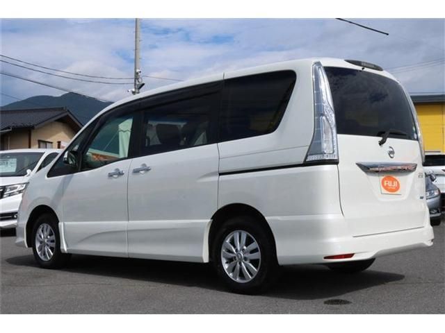 Nissan SERENA 2014-01 22026-1